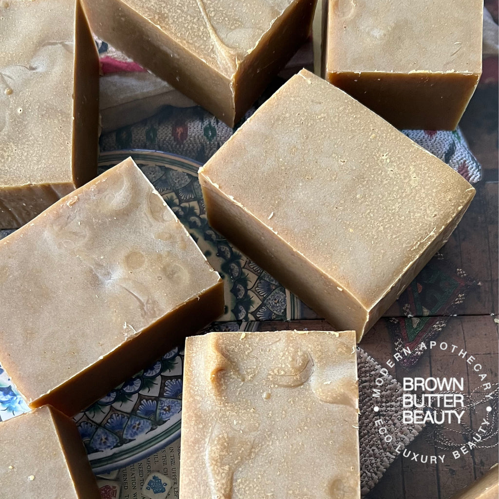 Handmade pumpkin spice soap bar with a warm autumnal color, rich lather, and cozy pumpkin spice fragrance. Perfect for fall skincare, this natural soap gently cleanses and nourishes the skin, offering a seasonal, comforting aroma ideal for those seeking an artisan, pumpkin-scented soap